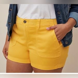 Torrid size 20, Comfort, Flex Waist, High Rise Short. Twill Mustard. New w/tags
